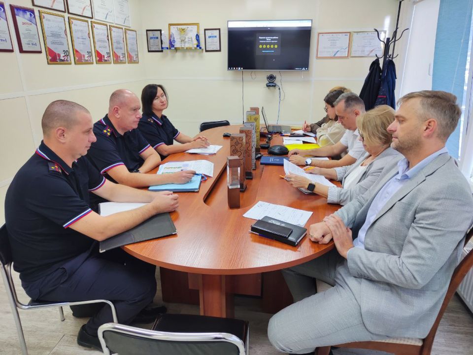 Начальник Управления по вопросам миграции УМВД России по г. Севастополю полковник полиции Семён Юрченко принял участие в межведомственном совещании по предоставлению государственных услуг