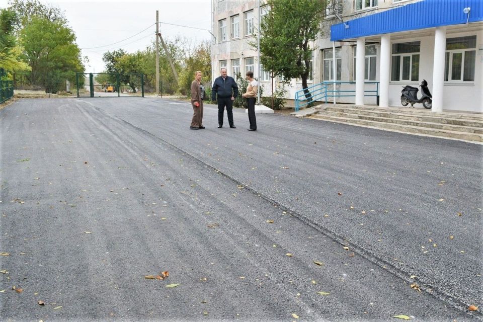 Александр Соколовский: В ходе рабочей поездки г побывал в селе Крестьяновка, где проверил ход проведения благоустройства территории школы Александр Соколовский: В ходе рабочей поездки г побывал в селе Крестьяновка, где проверил ход проведения благоустройства территории школы