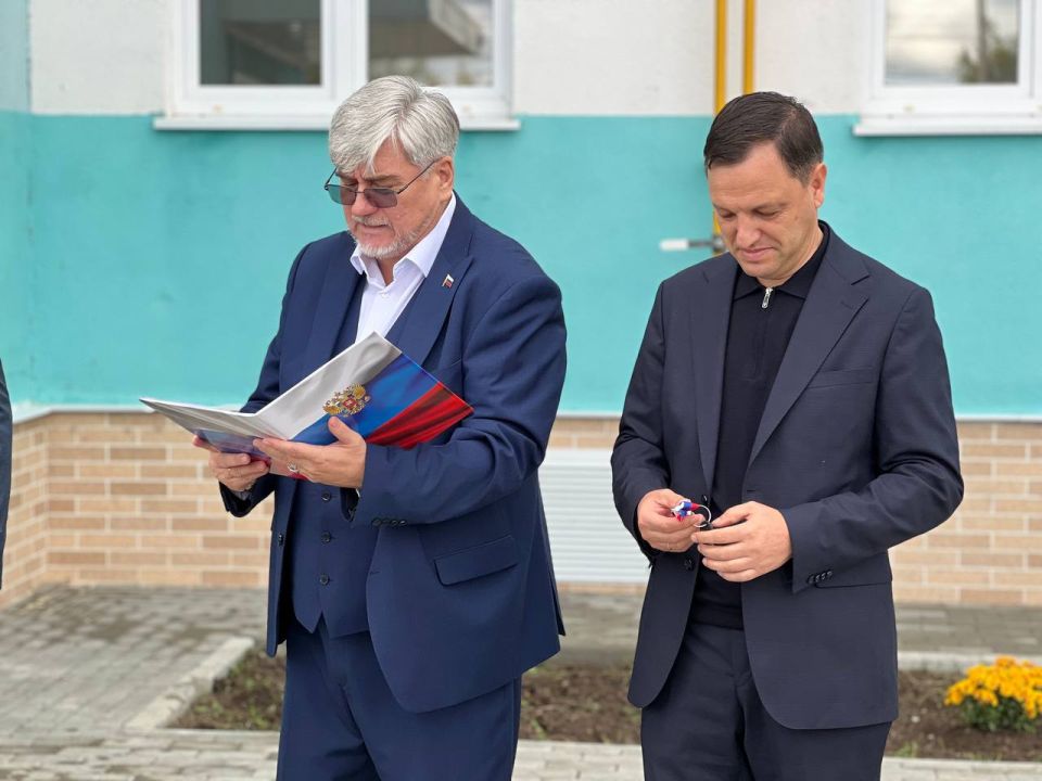 Игорь Ивин: Совместно с заместителем Председателя Государственного Совета Республики Крым Айдером Типпа, генеральным директором ГКУ РК «Инвестстрой Республики Крым Александром Карасёвым, председателем Государственного... Игорь Ивин: Совместно с заместителем Председателя Государственного Совета Республики Крым Айдером Типпа, генеральным директором ГКУ РК «Инвестстрой Республики Крым Александром Карасёвым, председателем Государственного...