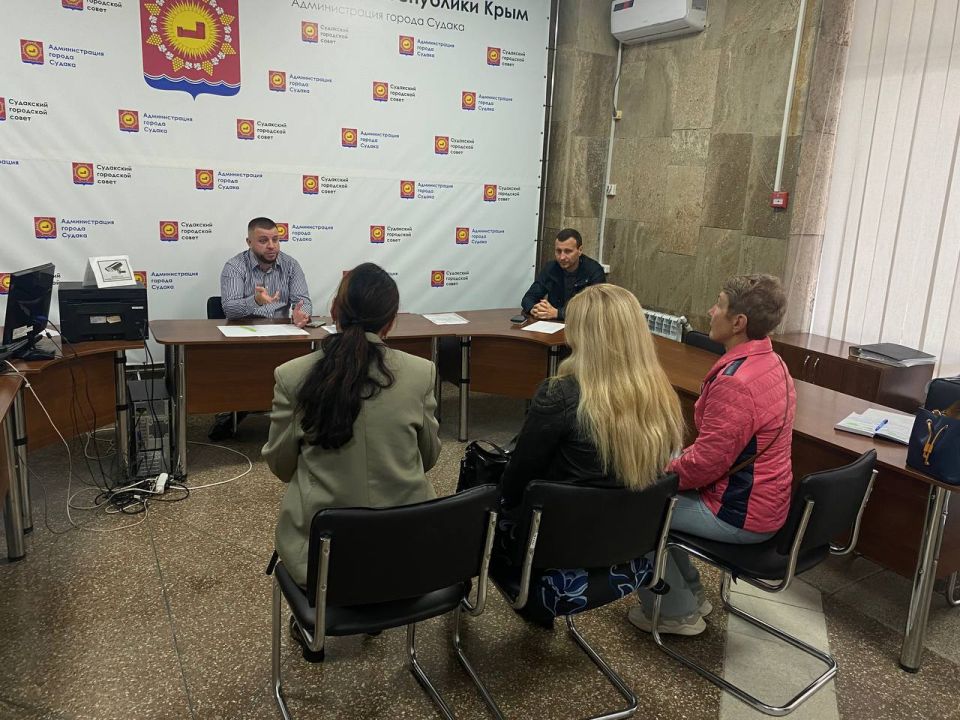 Кирилл Чебышев: Пятничный приём граждан: вопросы земли, права и дорожного ремонта Кирилл Чебышев: Пятничный приём граждан: вопросы земли, права и дорожного ремонта