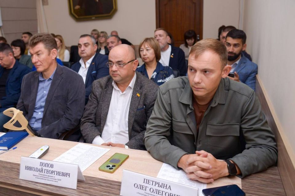 Александр Юрьев: Состоялась внеочередная 19 сессия Евпаторийского городского совета Александр Юрьев: Состоялась внеочередная 19 сессия Евпаторийского городского совета