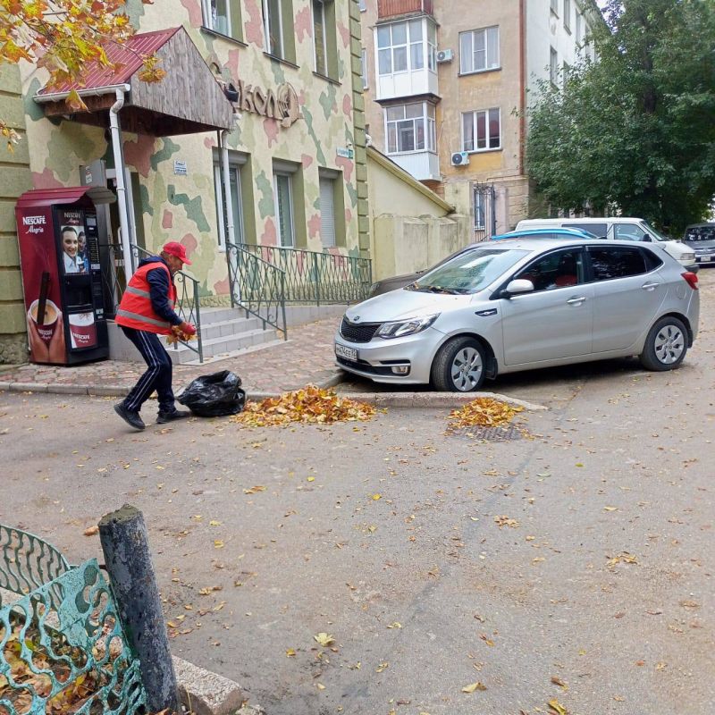 В Керчи продолжается работа по санитарной уборке города В Керчи продолжается работа по санитарной уборке города