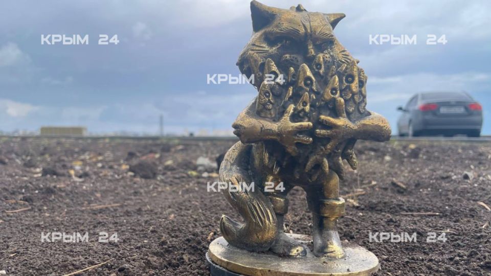 Мини-скульптуры котов украсили исторический центр Евпатории Мини-скульптуры котов украсили исторический центр Евпатории