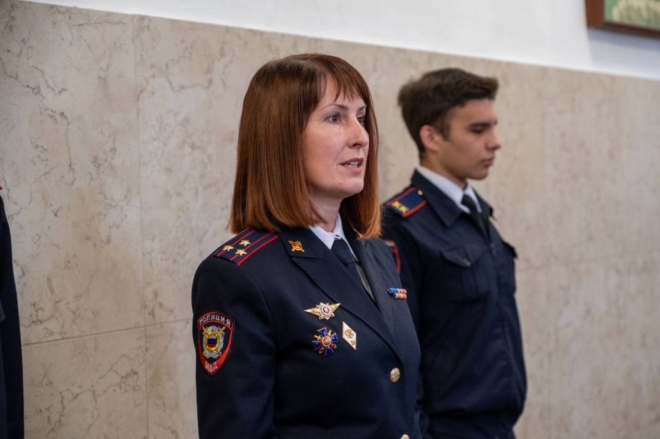 Заместитель начальника Управления МВД России по г. Севастополю Жанна Данилина приняла участие в торжественной церемонии приведения к Клятве и Обещанию кадет органов внутренних дел Заместитель начальника Управления МВД России по г. Севастополю Жанна Данилина приняла участие в торжественной церемонии приведения к Клятве и Обещанию кадет органов внутренних дел