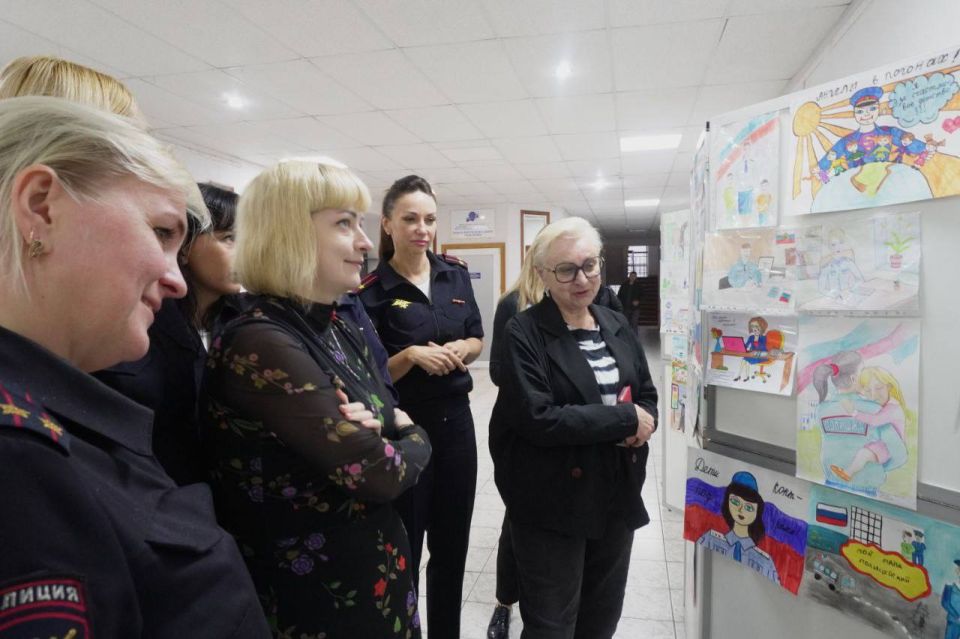 В Крыму подвели итоги регионального этапа конкурса «Мои родители работают в полиции» В Крыму подвели итоги регионального этапа конкурса «Мои родители работают в полиции»