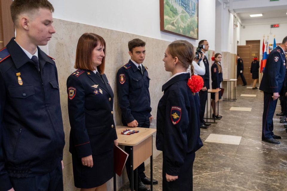 Заместитель начальника Управления МВД России по г. Севастополю Жанна Данилина приняла участие в торжественной церемонии приведения к Клятве и Обещанию кадет органов внутренних дел Заместитель начальника Управления МВД России по г. Севастополю Жанна Данилина приняла участие в торжественной церемонии приведения к Клятве и Обещанию кадет органов внутренних дел