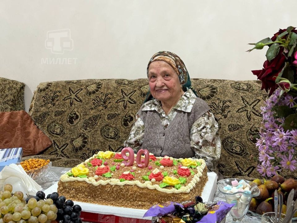 Асине Бариева из микрорайона Сары-Су перешагнула порог долголетия Асине Бариева из микрорайона Сары-Су перешагнула порог долголетия