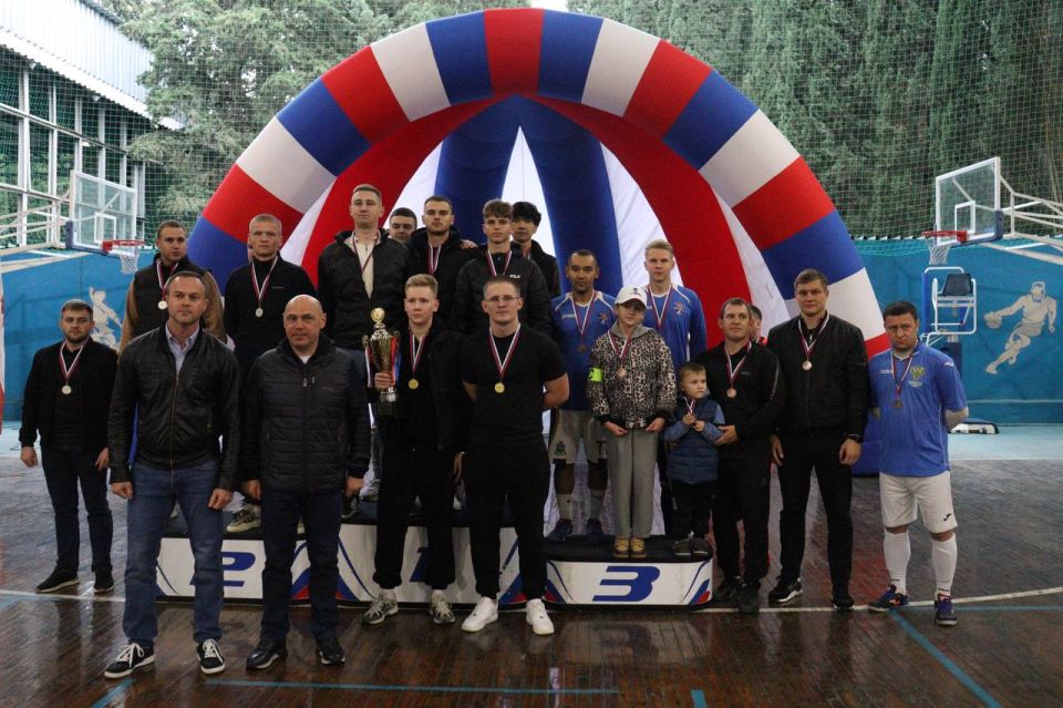 В упорной борьбе, проходившей в дружественной обстановке, зрители увидели множество матчей и высокий уровень мастерства игроков команд, стремившихся стать чемпионами В упорной борьбе, проходившей в дружественной обстановке, зрители увидели множество матчей и высокий уровень мастерства игроков команд, стремившихся стать чемпионами