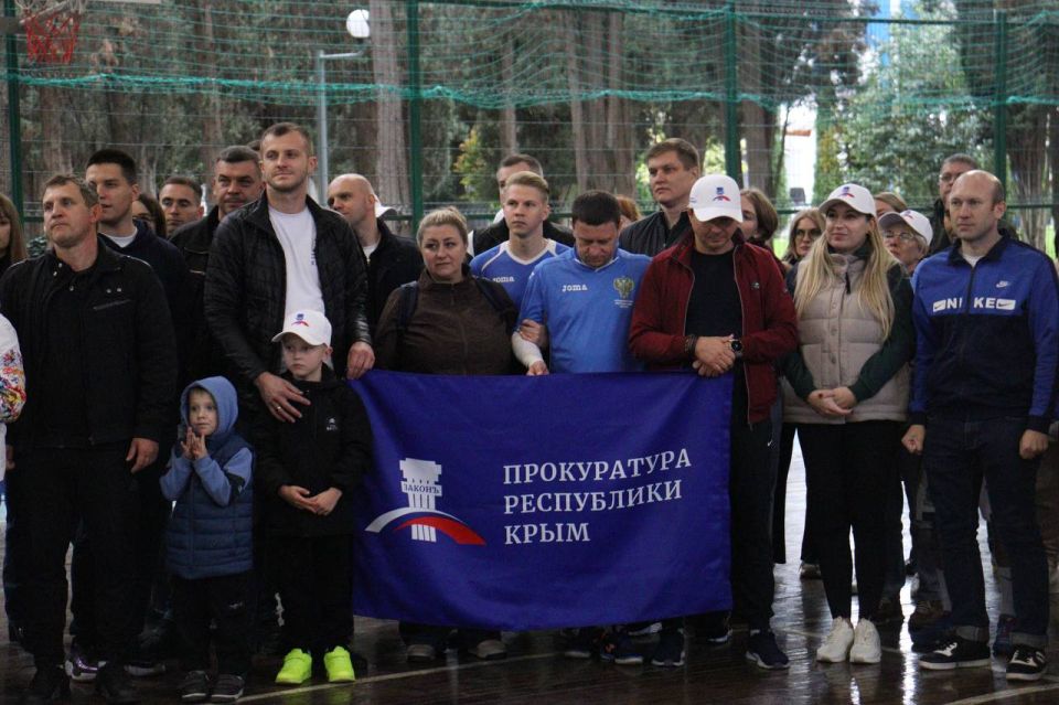 В упорной борьбе, проходившей в дружественной обстановке, зрители увидели множество матчей и высокий уровень мастерства игроков команд, стремившихся стать чемпионами В упорной борьбе, проходившей в дружественной обстановке, зрители увидели множество матчей и высокий уровень мастерства игроков команд, стремившихся стать чемпионами