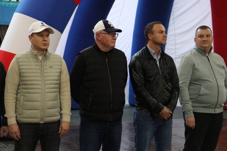 В упорной борьбе, проходившей в дружественной обстановке, зрители увидели множество матчей и высокий уровень мастерства игроков команд, стремившихся стать чемпионами В упорной борьбе, проходившей в дружественной обстановке, зрители увидели множество матчей и высокий уровень мастерства игроков команд, стремившихся стать чемпионами