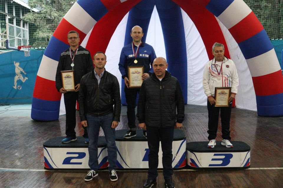 В упорной борьбе, проходившей в дружественной обстановке, зрители увидели множество матчей и высокий уровень мастерства игроков команд, стремившихся стать чемпионами В упорной борьбе, проходившей в дружественной обстановке, зрители увидели множество матчей и высокий уровень мастерства игроков команд, стремившихся стать чемпионами