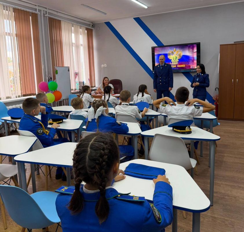 Работники прокуратуры Красногвардейского района провели занятие для учащихся кадетского класса