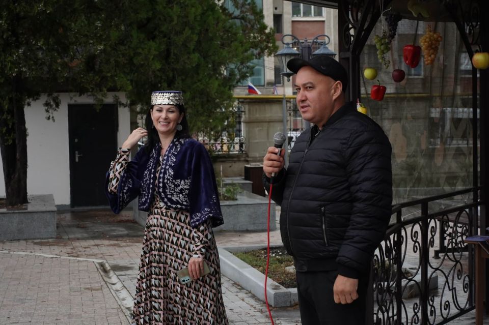 В Симферополе отпраздновали караимский праздник урожая Оракъ Тойу В Симферополе отпраздновали караимский праздник урожая Оракъ Тойу