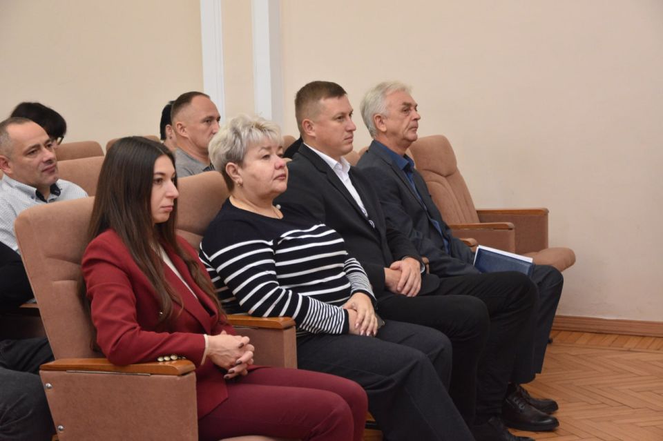 В Симферополе состоялось оперативно-хозяйственное совещание, в ходе которого руководители структурных подразделений отчитались о проделанной работе В Симферополе состоялось оперативно-хозяйственное совещание, в ходе которого руководители структурных подразделений отчитались о проделанной работе
