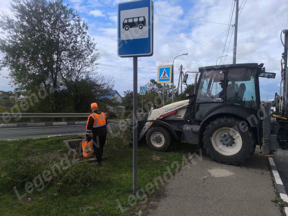 Специалисты «Севавтодора» приступили к первой осенней очистке проезжей части Специалисты «Севавтодора» приступили к первой осенней очистке проезжей части