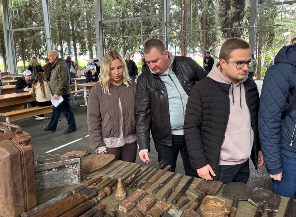 Ольга Торубарова: В рамках спартакиады, посвященной Дню памяти и славы крымских партизан и подпольщиков, для всех участников была организована военная выставка времен Великой Отечественной Войны Ольга Торубарова: В рамках спартакиады, посвященной Дню памяти и славы крымских партизан и подпольщиков, для всех участников была организована военная выставка времен Великой Отечественной Войны