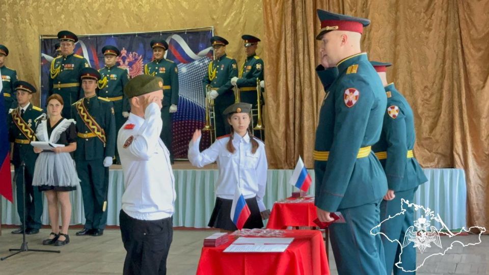 Профильный класс Росгвардии дал торжественную клятву в Крыму