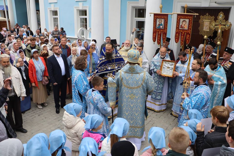 Кирилл Чебышев: Сегодня, в светлый и радостный праздник — Покров Пресвятой Богородицы, посетил праздничное богослужение в храме города Судака Кирилл Чебышев: Сегодня, в светлый и радостный праздник — Покров Пресвятой Богородицы, посетил праздничное богослужение в храме города Судака