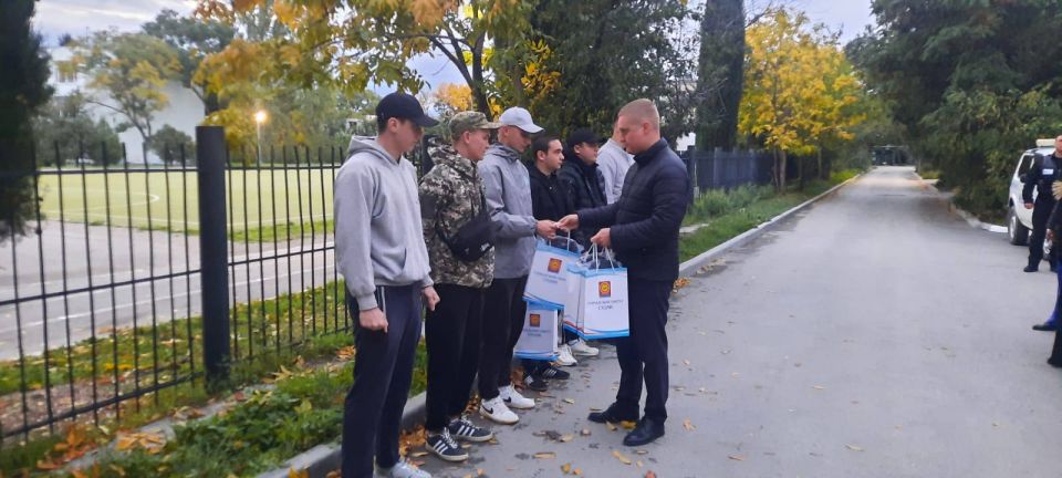 Кирилл Чебышев: Сегодня вместе с военным комиссаром города Константином Пушкарным и заместителем главы администрации Вячеславом Ипатовым проводили первых призывников округа на срочную службу в Вооружённых Силах России Кирилл Чебышев: Сегодня вместе с военным комиссаром города Константином Пушкарным и заместителем главы администрации Вячеславом Ипатовым проводили первых призывников округа на срочную службу в Вооружённых Силах России