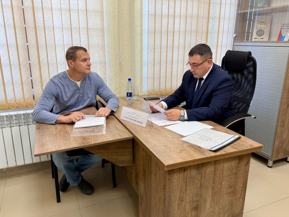 Начальник УМВД России по г. Севастополю генерал-майор полиции Сергей Сигунов провёл личный приём граждан Начальник УМВД России по г. Севастополю генерал-майор полиции Сергей Сигунов провёл личный приём граждан