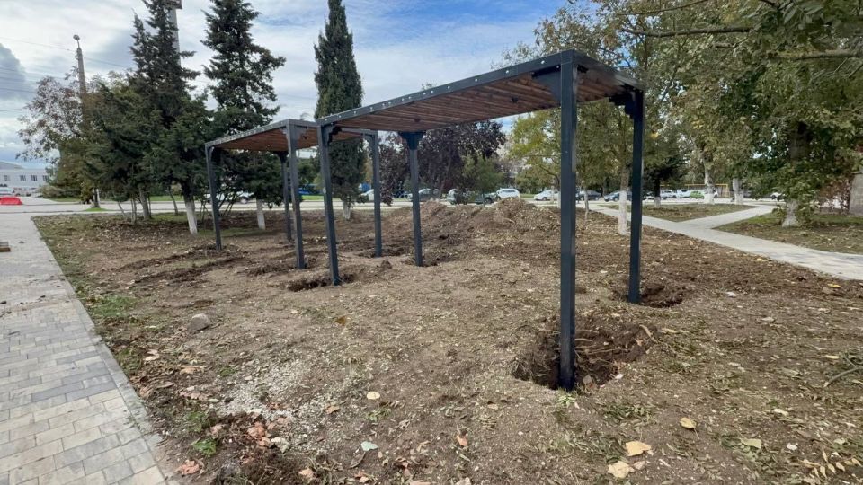 Благоустройство территории автовокзала в Керчи близится к завершению Благоустройство территории автовокзала в Керчи близится к завершению