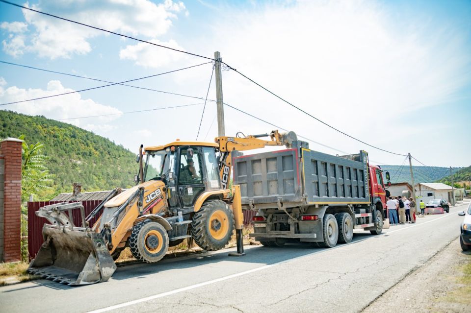 Михаил Развожаев: Уже 95 дорог мы отремонтировали в Севастополе в 2025 году Михаил Развожаев: Уже 95 дорог мы отремонтировали в Севастополе в 2025 году