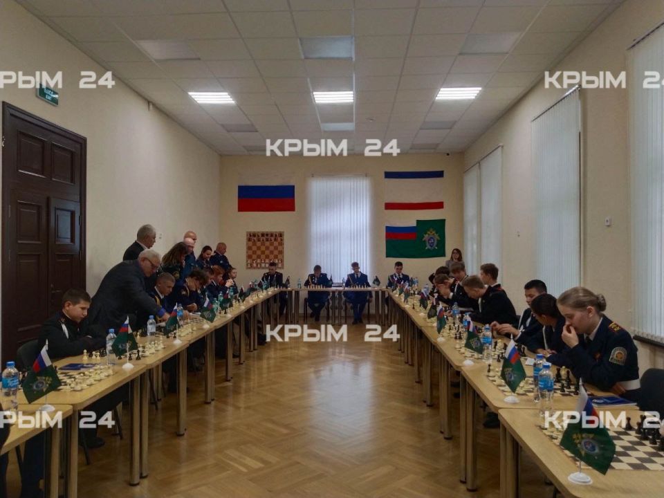Мировой гроссмейтер Карякин провел мастер-класс для кадетов силовых структур Крыма