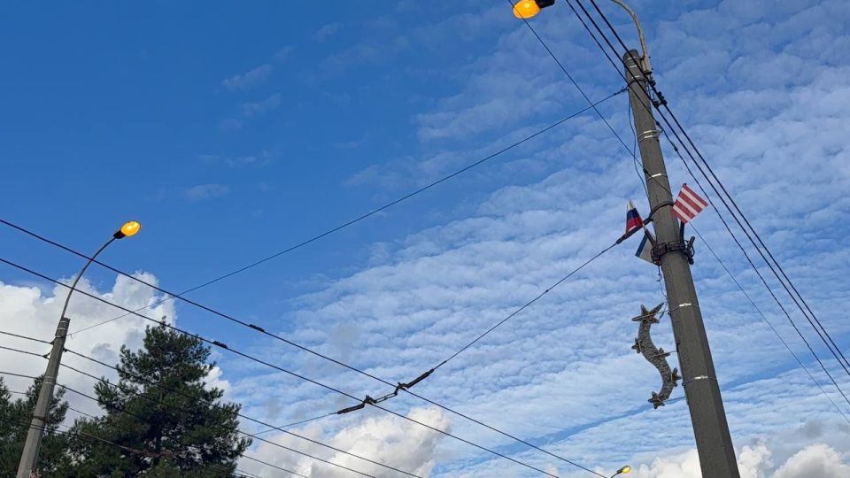 В Керчи провели ревизию уличного освещения вдоль центральных городских дорог – ул. Кирова и Еременко. Сотрудники ООО «Горсвет-Керчь» проверили исправность светильников, заменили перегоревшие лампочки В Керчи провели ревизию уличного освещения вдоль центральных городских дорог – ул. Кирова и Еременко. Сотрудники ООО «Горсвет-Керчь» проверили исправность светильников, заменили перегоревшие лампочки