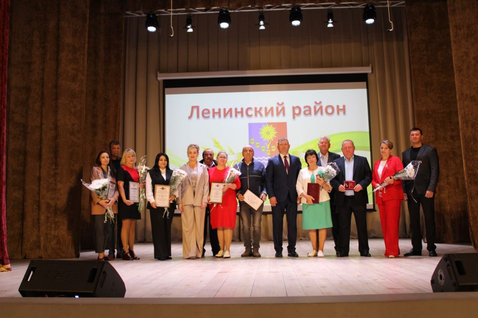 15 октября 2025 года в Районном Доме культуры «Горизонт» состоялось торжественное мероприятие, посвященное Дню Ленинского района Республики Крым 15 октября 2025 года в Районном Доме культуры «Горизонт» состоялось торжественное мероприятие, посвященное Дню Ленинского района Республики Крым