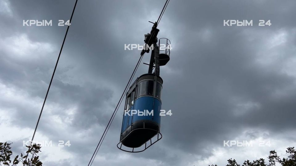 В Ялте спасатели провели учения на канатной дороге В Ялте спасатели провели учения на канатной дороге