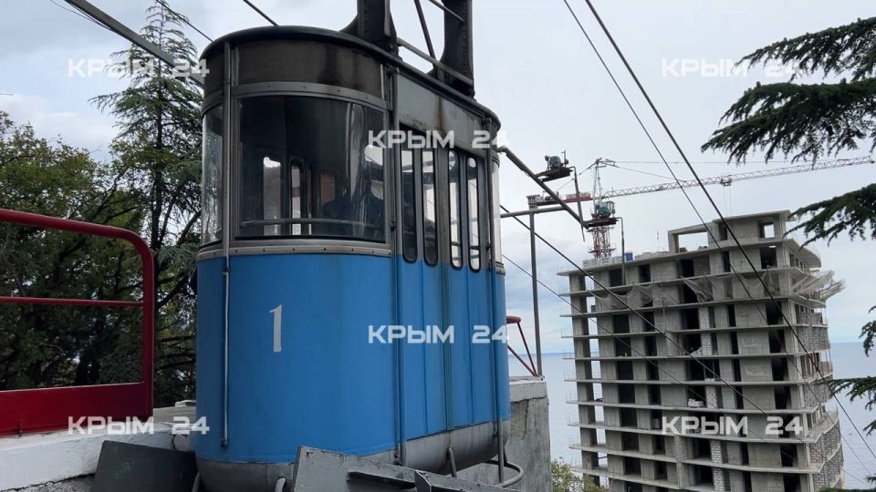 В Ялте спасатели провели учения на канатной дороге В Ялте спасатели провели учения на канатной дороге