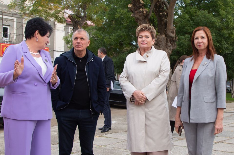 Владимир Константинов: Комплексное развитие Кировского района продолжается Владимир Константинов: Комплексное развитие Кировского района продолжается