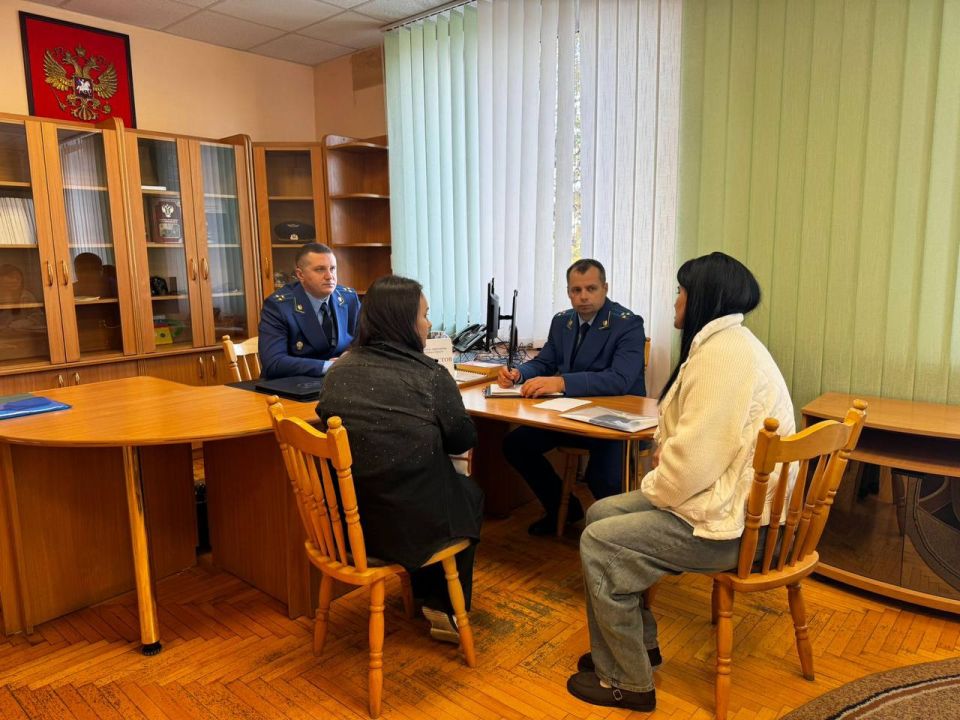 Заместитель прокурора республики Леонид Селивёрстов провел прием граждан в Бахчисарайском районе Заместитель прокурора республики Леонид Селивёрстов провел прием граждан в Бахчисарайском районе