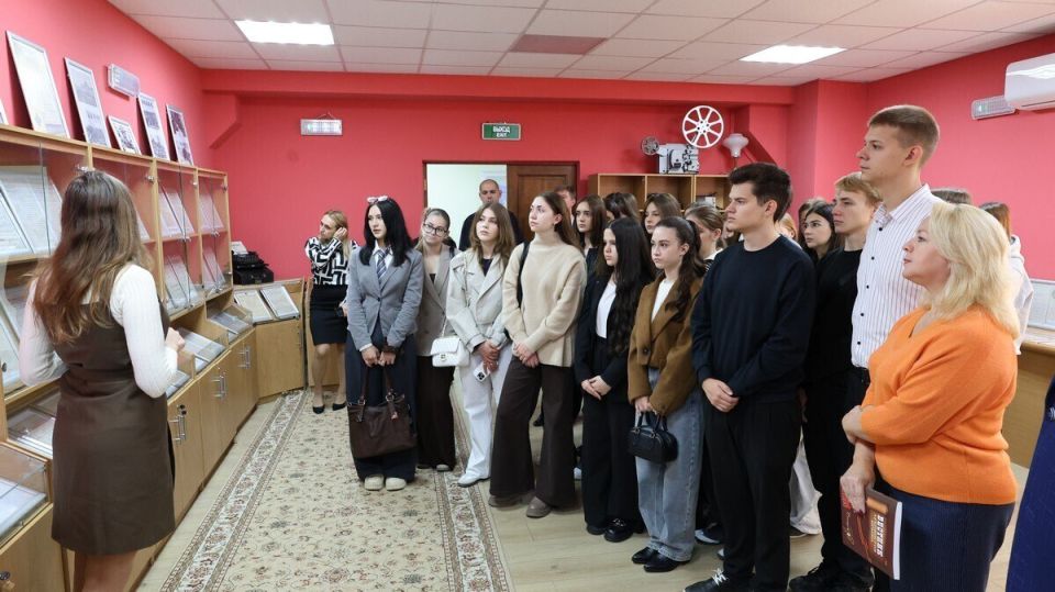 Олег Лобов открыл выставку, посвященную 120-летию создания Государственной Думы Олег Лобов открыл выставку, посвященную 120-летию создания Государственной Думы