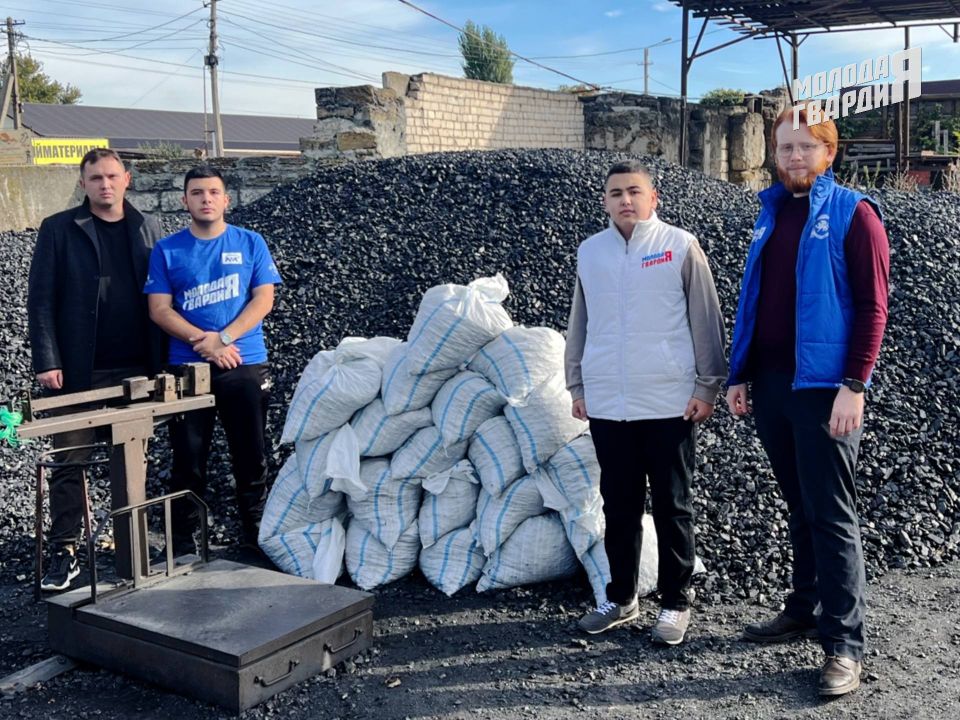 Молодогвардейцы Джанкоя оказали помощь отцу погибшего участника специальной военной операции Молодогвардейцы Джанкоя оказали помощь отцу погибшего участника специальной военной операции