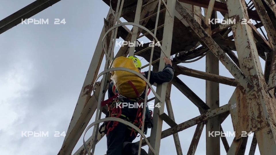 В Ялте спасатели провели учения на канатной дороге В Ялте спасатели провели учения на канатной дороге