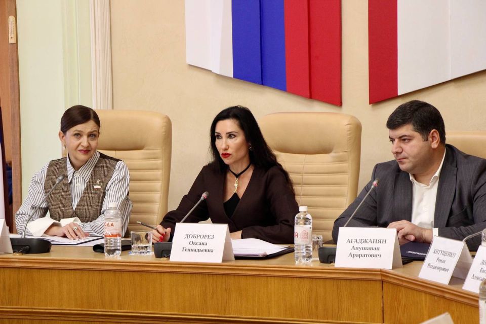 Более 900 торговых объектов в Крыму расширили перечень социально значимых товаров