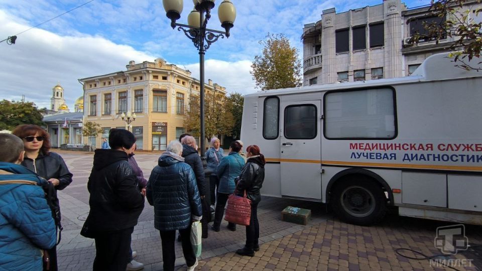 В Симферополе сегодня проходит акция ко Всемирному дню борьбы с раком молочной железы В Симферополе сегодня проходит акция ко Всемирному дню борьбы с раком молочной железы