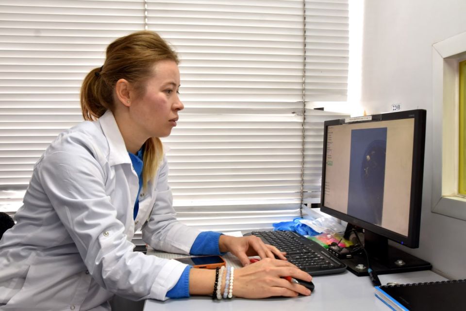 В Симферополе прошла акция, приуроченная к Всемирному дню борьбы с раком молочной железы В Симферополе прошла акция, приуроченная к Всемирному дню борьбы с раком молочной железы