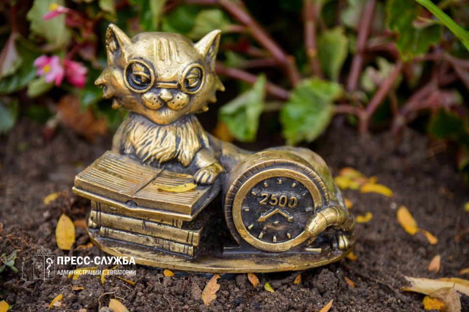 Необычные коты теперь украшают улицы Евпатории Необычные коты теперь украшают улицы Евпатории