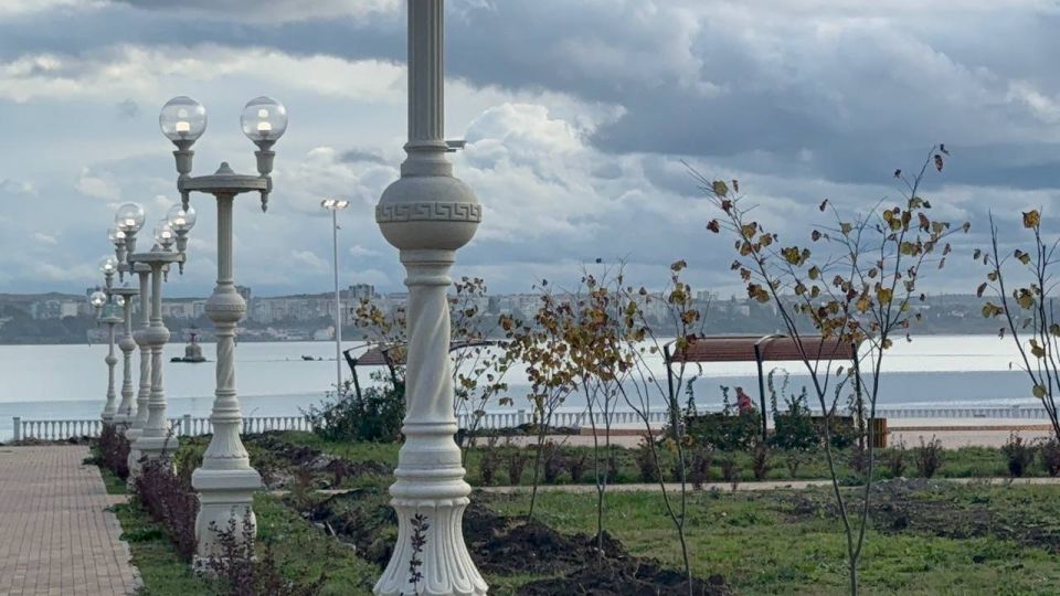 В Керчи провели ревизию уличного освещения вдоль центральных городских дорог – ул. Кирова и Еременко. Сотрудники ООО «Горсвет-Керчь» проверили исправность светильников, заменили перегоревшие лампочки В Керчи провели ревизию уличного освещения вдоль центральных городских дорог – ул. Кирова и Еременко. Сотрудники ООО «Горсвет-Керчь» проверили исправность светильников, заменили перегоревшие лампочки