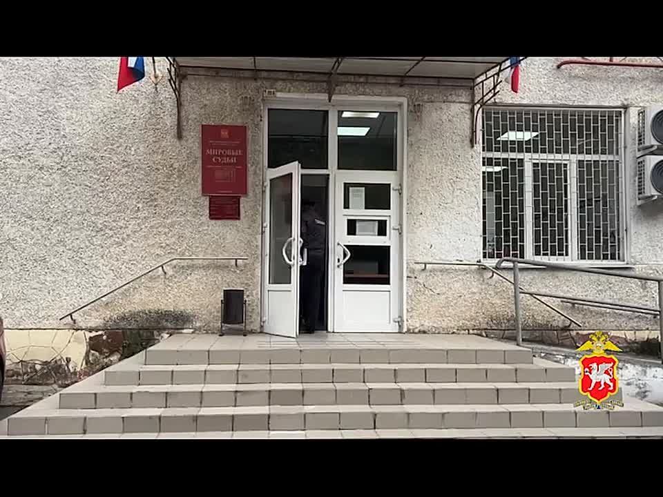 В Симферополе установлена женщина, похитившая цветы с городской улицы