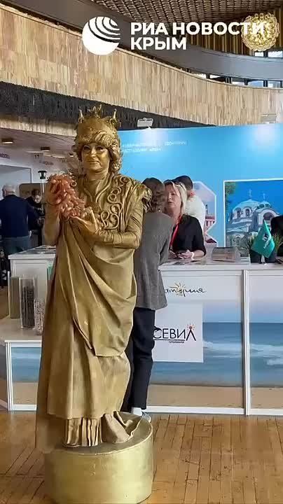 В Ялте стартовал форум-выставка "ТуристЭкспо