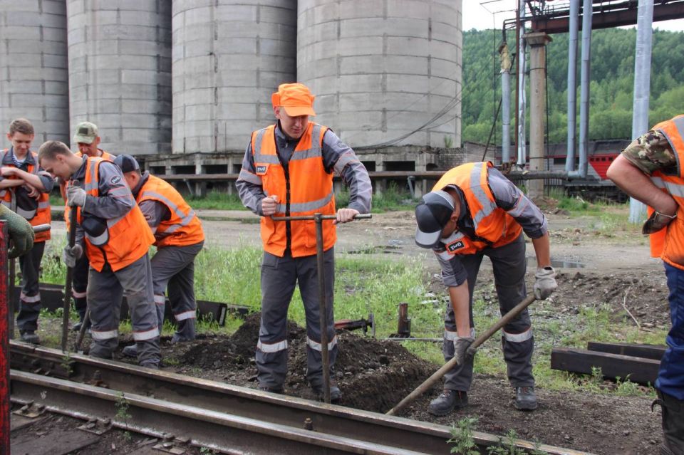 В вузах Росжелдора подвели итоги третьего трудового семестра! Летом 2025 года на целину отправились больше 7 тысяч бойцов из 221 студенческого отряда В вузах Росжелдора подвели итоги третьего трудового семестра! Летом 2025 года на целину отправились больше 7 тысяч бойцов из 221 студенческого отряда