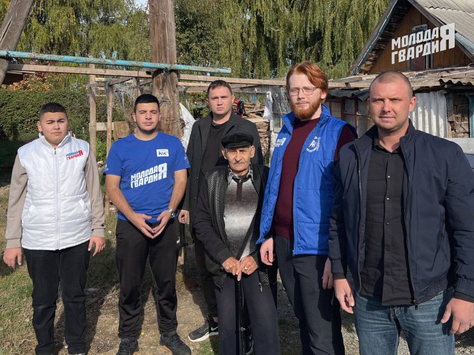 Молодогвардейцы Джанкоя оказали помощь отцу погибшего участника специальной военной операции