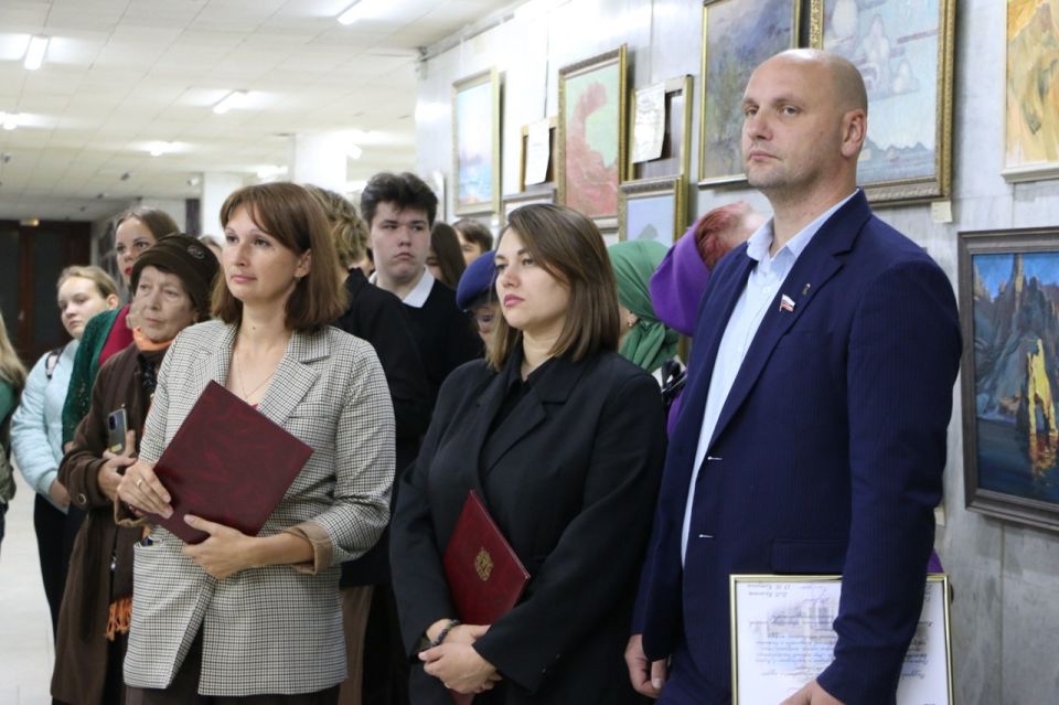 В Керчи открылась выставка «Киммерийские истории», посвященная 25-летию создания Музея-заповедника Максимилиана Волошина В Керчи открылась выставка «Киммерийские истории», посвященная 25-летию создания Музея-заповедника Максимилиана Волошина