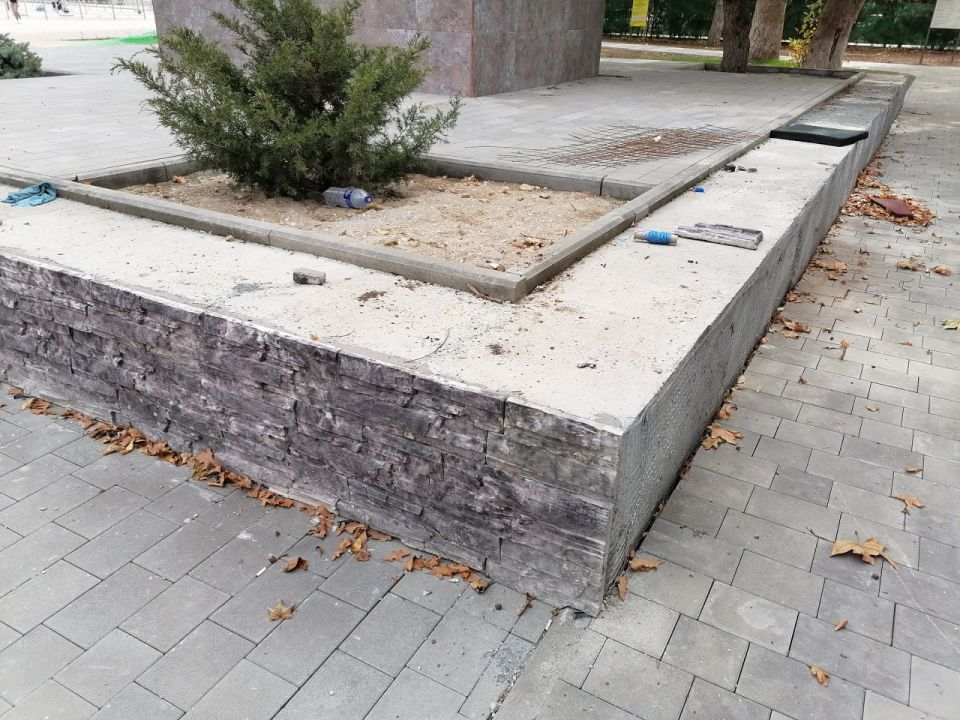 Светлана Маслова: Еще один объект благоустройства в пгт.Раздольное, который мы посетили – это Сквер ветеранов им. Омесова Андрея Алексеевича, который реализуется в рамках Республиканской программы социально-экономического... Светлана Маслова: Еще один объект благоустройства в пгт.Раздольное, который мы посетили – это Сквер ветеранов им. Омесова Андрея Алексеевича, который реализуется в рамках Республиканской программы социально-экономического...