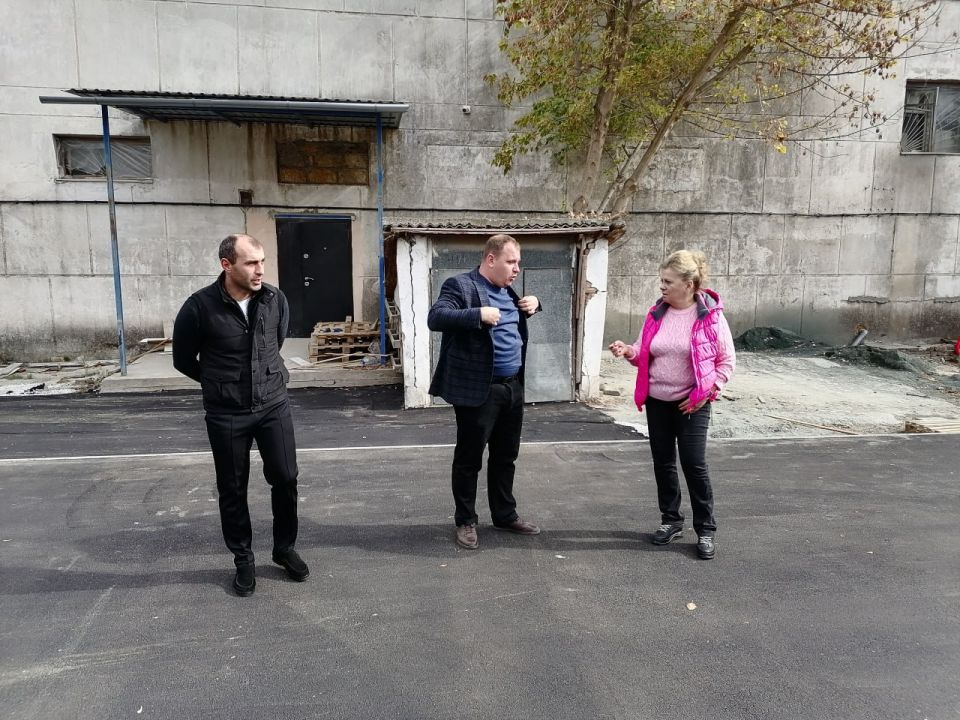 Светлана Маслова: Еще один объект благоустройства в пгт.Раздольное, который мы посетили – это Сквер ветеранов им. Омесова Андрея Алексеевича, который реализуется в рамках Республиканской программы социально-экономического... Светлана Маслова: Еще один объект благоустройства в пгт.Раздольное, который мы посетили – это Сквер ветеранов им. Омесова Андрея Алексеевича, который реализуется в рамках Республиканской программы социально-экономического...