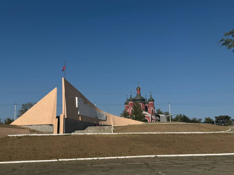 Александр Малькевич: Геническая Горка: Мемориал доблести защитников Арабатской стрелки – эхо героической обороны Крыма Александр Малькевич: Геническая Горка: Мемориал доблести защитников Арабатской стрелки – эхо героической обороны Крыма