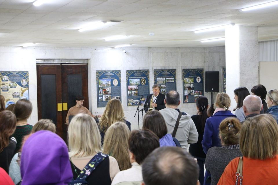 В Керчи открылась выставка «Киммерийские истории», посвященная 25-летию создания Музея-заповедника Максимилиана Волошина В Керчи открылась выставка «Киммерийские истории», посвященная 25-летию создания Музея-заповедника Максимилиана Волошина